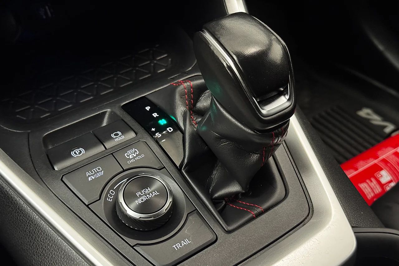 Toyota RAV4 Plug-in Hybrid E-CVT, 306hk, 2023 – bild 25 av 34