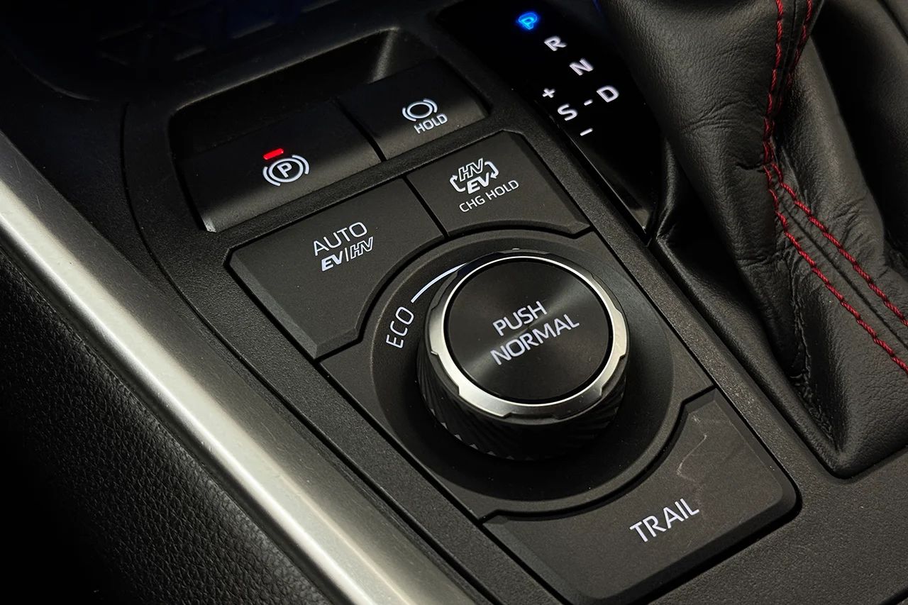 Toyota RAV4 Plug-in Hybrid E-CVT, 306hk, 2023 – bild 26 av 34