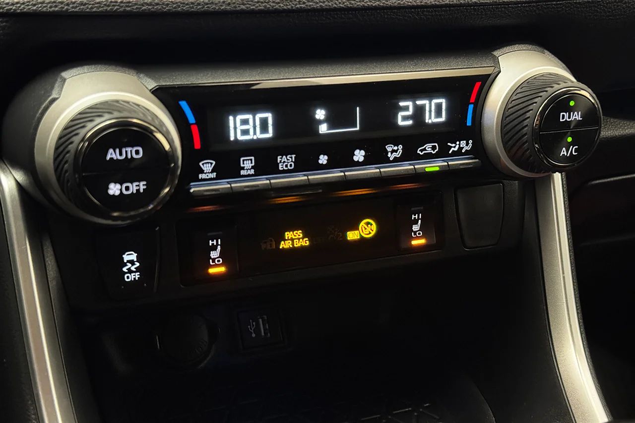 Toyota RAV4 Plug-in Hybrid E-CVT, 306hk, 2023 – bild 24 av 34
