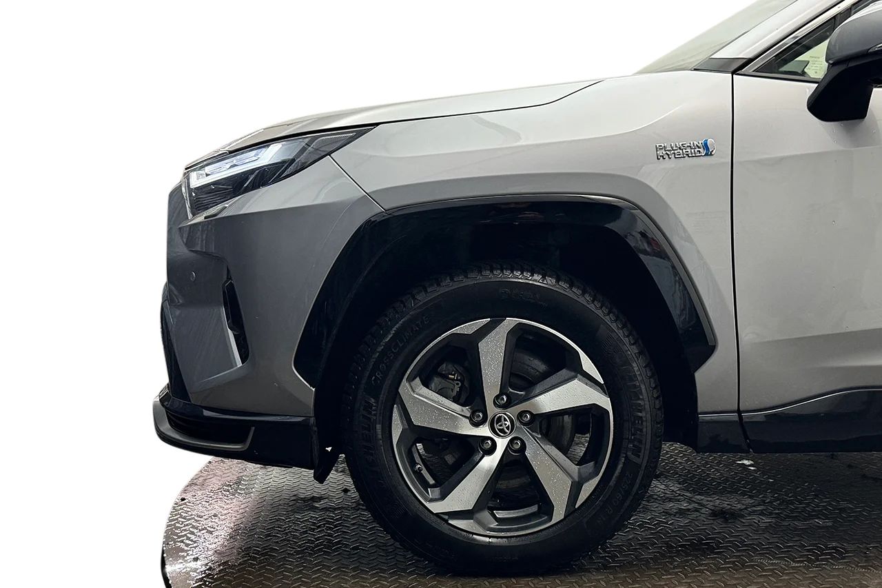 Toyota RAV4 Plug-in Hybrid E-CVT, 306hk, 2023 – bild 10 av 34