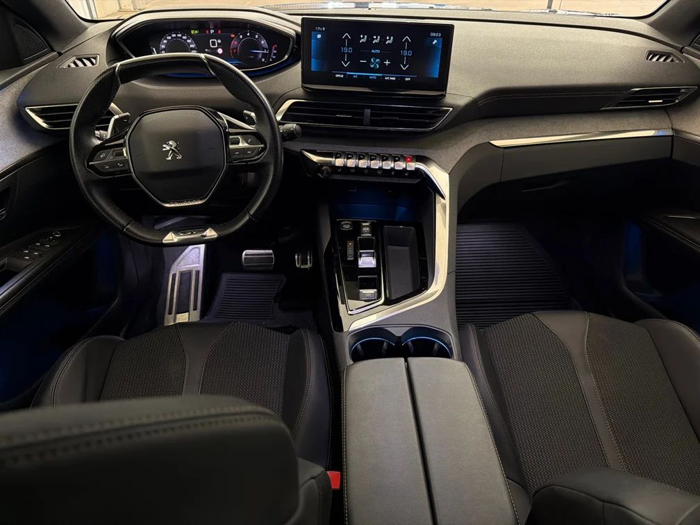 Peugeot 3008 1.2 PureTech GT-Line Navi Kamera Delläder Cockpit – bild 9 av 11