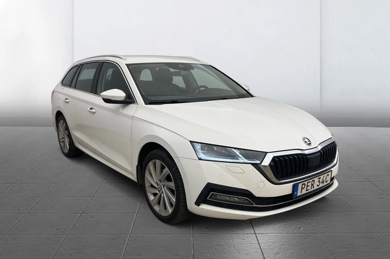 Skoda Octavia Kombi 2.0 TDI 4x4 Aut Style Drag Kamera Värmare 200hk – bild 3 av 9