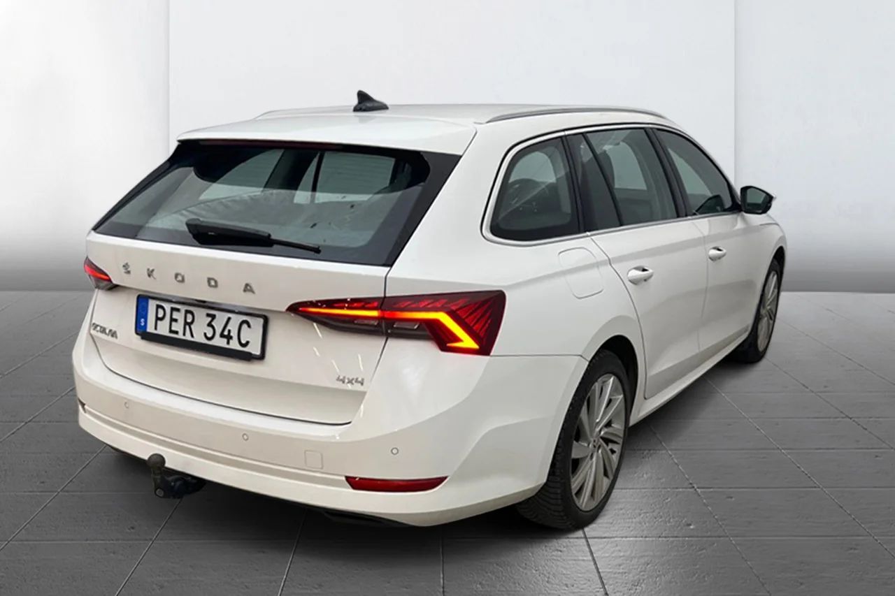 Skoda Octavia Kombi 2.0 TDI 4x4 Aut Style Drag Kamera Värmare 200hk – bild 5 av 9