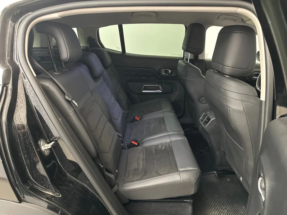 Citroën C5 Aircross Hybrid PHEV Kamera Cockpit Navi Delläder 225hk – bild 8 av 12