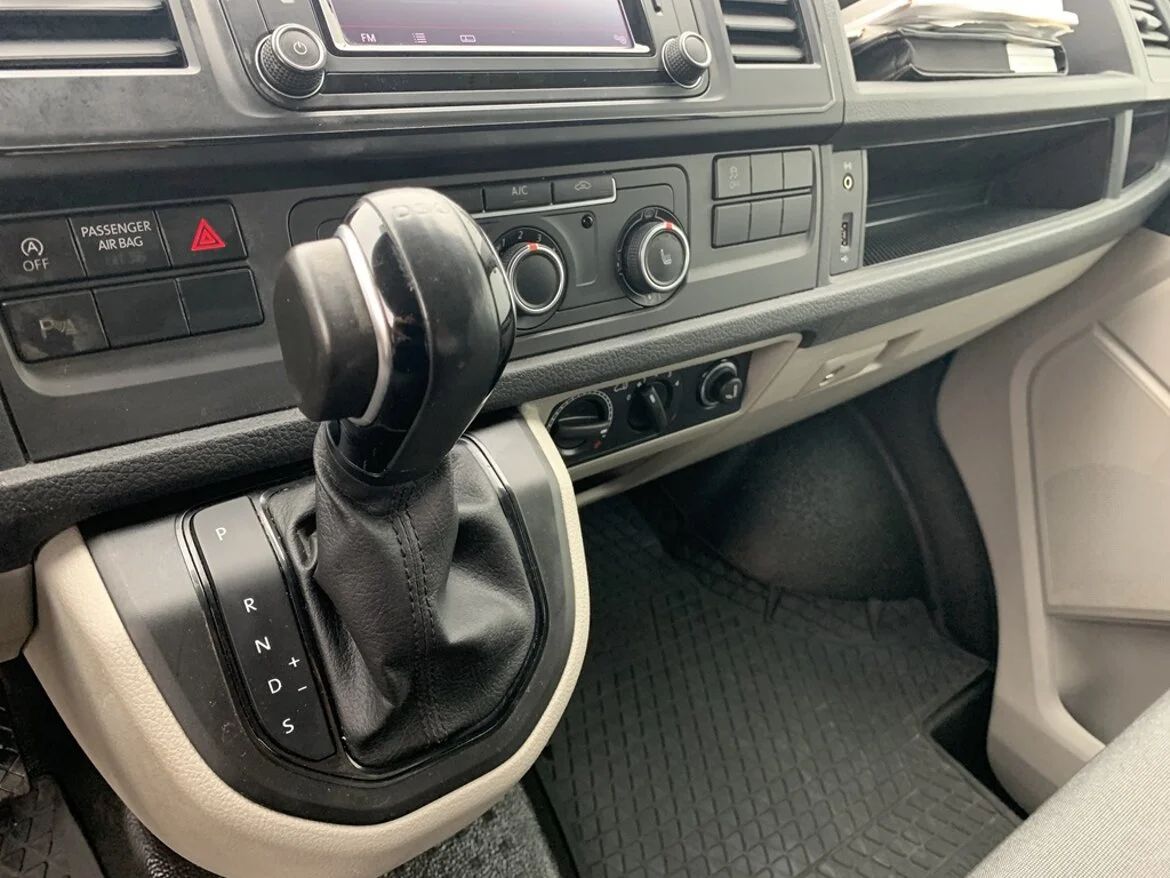Volkswagen Transporter T30 2.0 TDI 4M Aut Drag 3sits Värmare P-Sens 150hk – bild 5 av 8