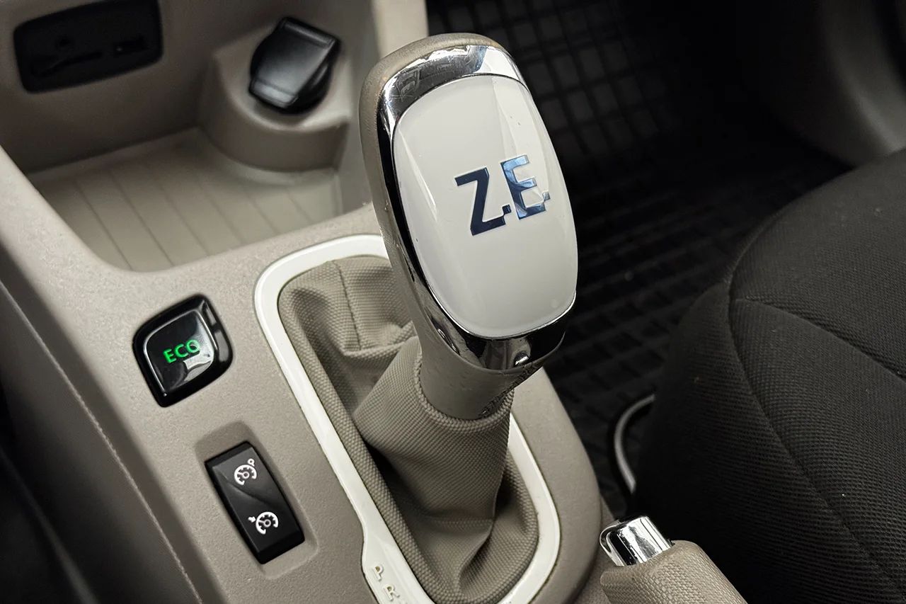 Renault ZOE R90 41 kWh Batteriköpt Navi 92hk – bild 24 av 28