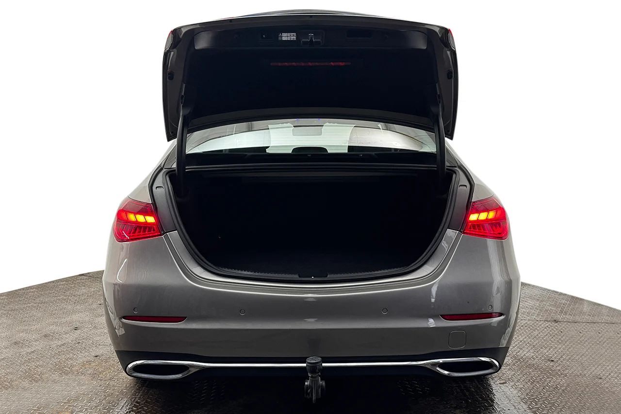 Mercedes-Benz C 300 e Avantgarde Vinter Drag Navi Kamera Burmester 313hk – bild 7 av 37