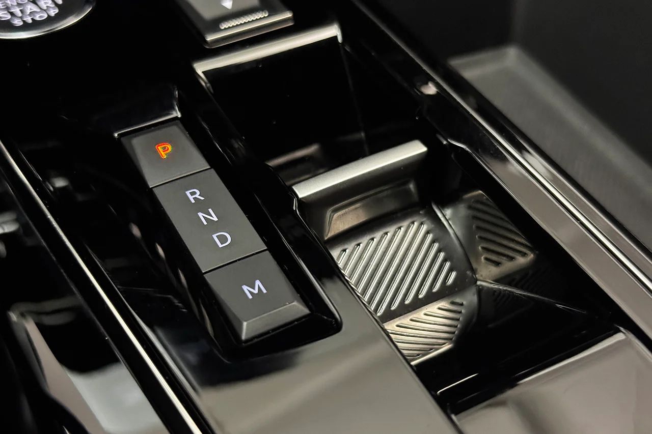 Peugeot 3008 1.2 PureTech GT Navi Kamera Delläder Cockpit MOMS – bild 30 av 33