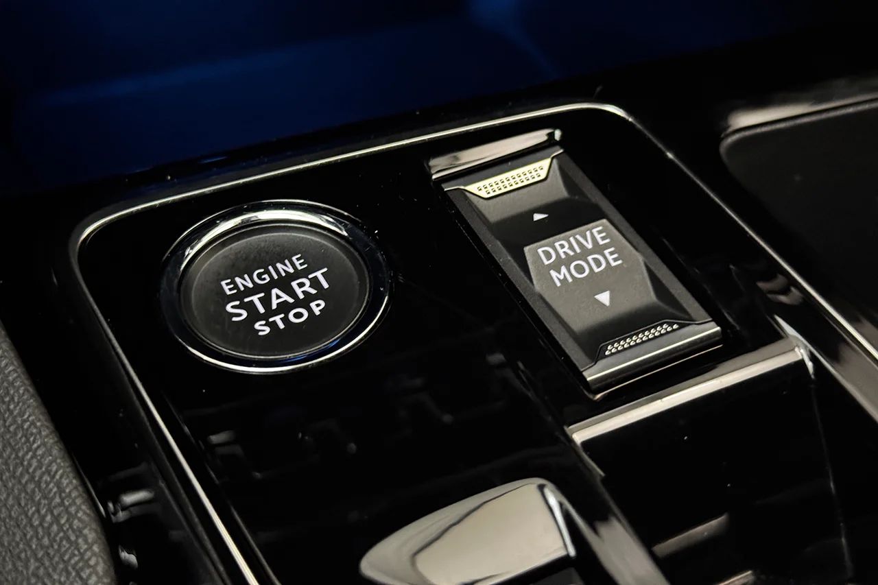 Peugeot 3008 1.2 PureTech GT Navi Kamera Delläder Cockpit MOMS – bild 29 av 33