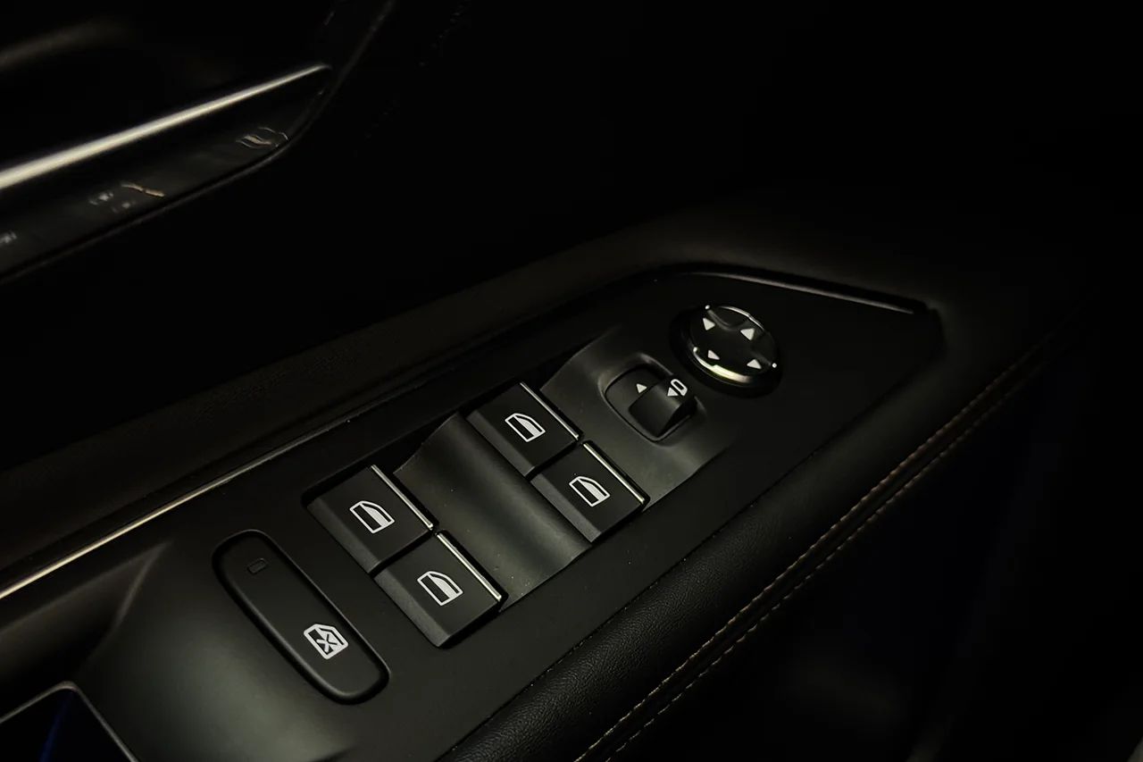 Peugeot 3008 1.2 PureTech GT Navi Kamera Delläder Cockpit MOMS – bild 32 av 33