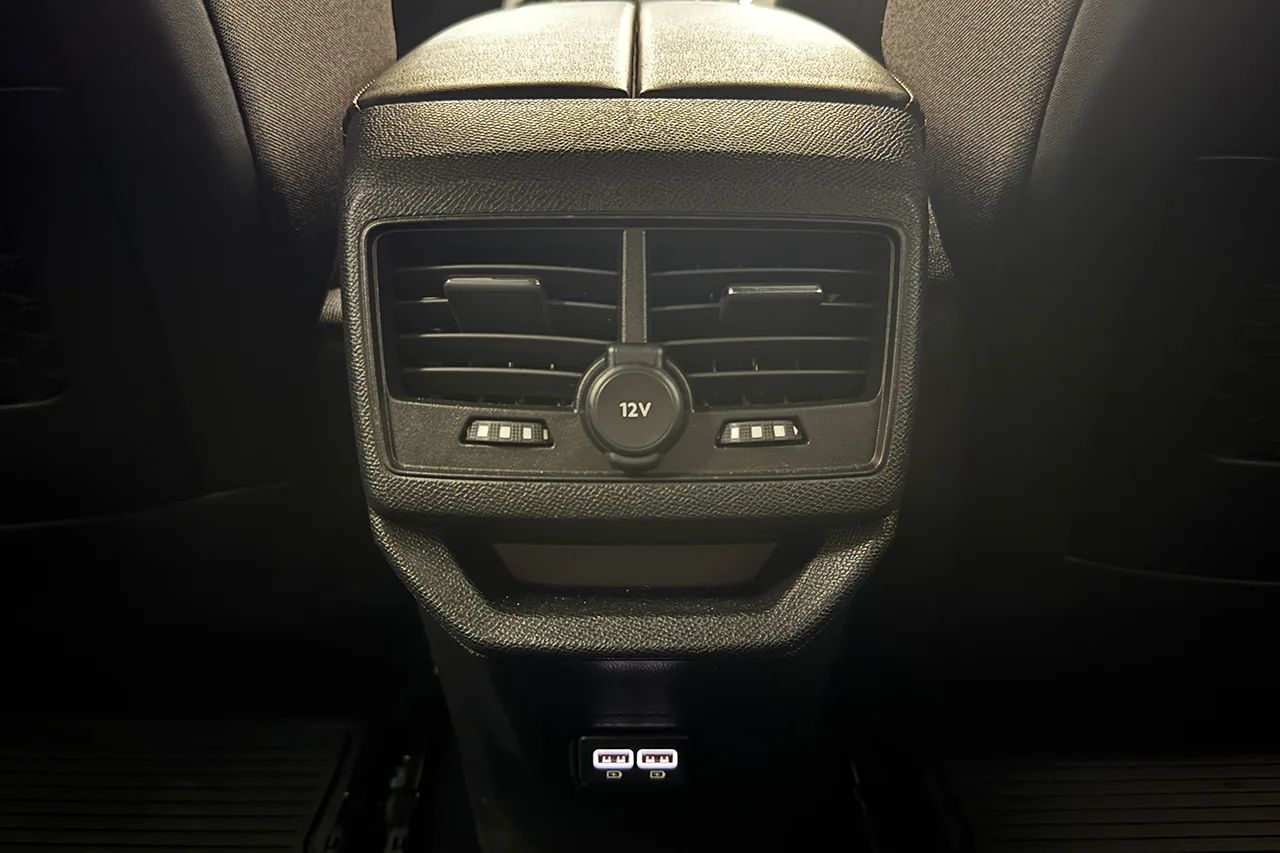 Peugeot 3008 1.2 PureTech GT Navi Kamera Delläder Cockpit MOMS – bild 14 av 33