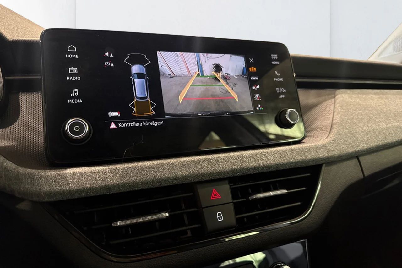Skoda Kamiq 1.0 TSI Aut Selection Drag Kamera Cockpit FrontAssist MOMS – bild 10 av 11