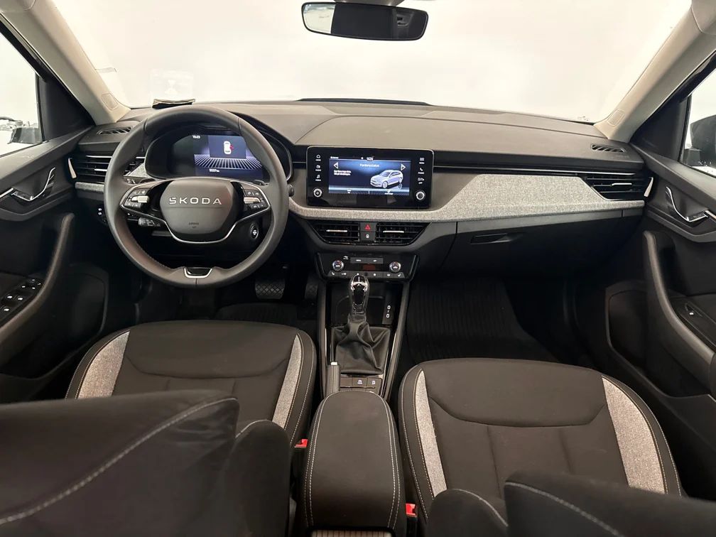 Skoda Kamiq 1.0 TSI Aut Selection Drag Kamera Cockpit FrontAssist MOMS – bild 9 av 11