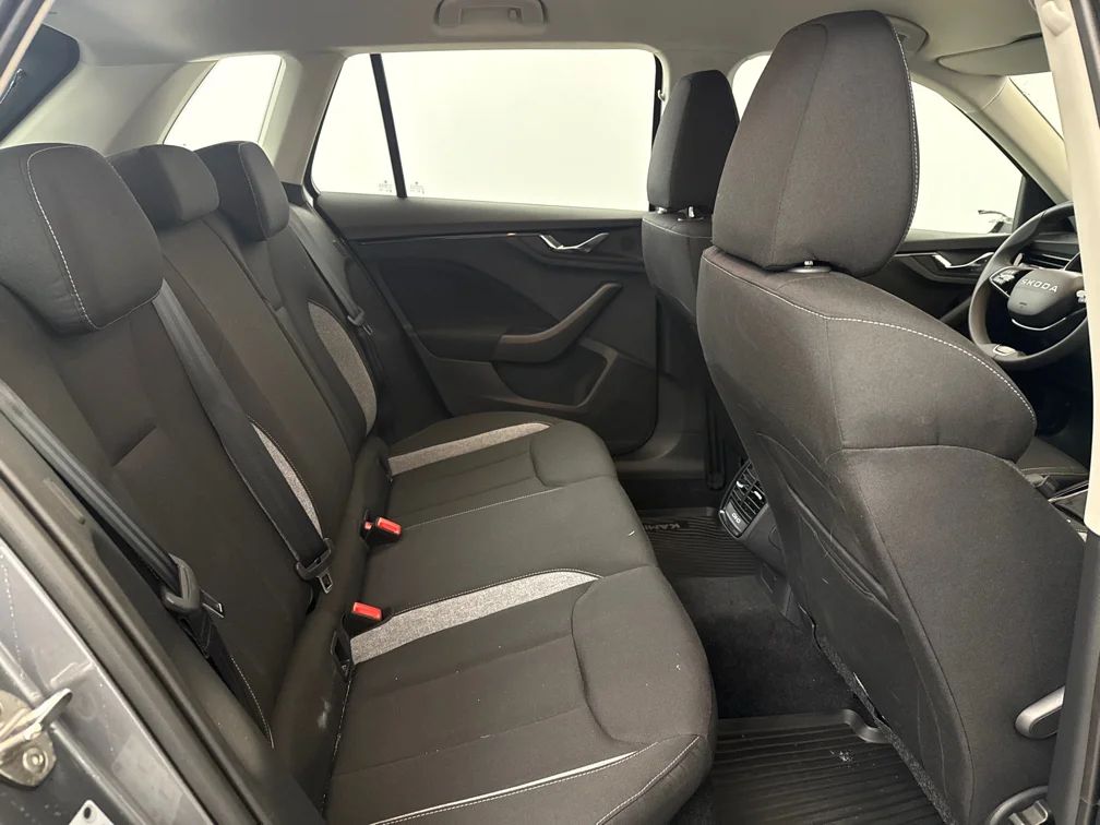 Skoda Kamiq 1.0 TSI Aut Selection Drag Kamera Cockpit FrontAssist MOMS – bild 8 av 11