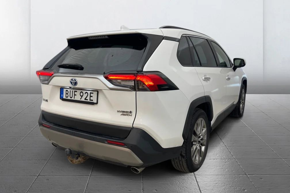 Toyota RAV4 Hybrid AWD-i Executive Premium Drag Läder Elsäten 360° JBL 222hk – bild 5 av 13