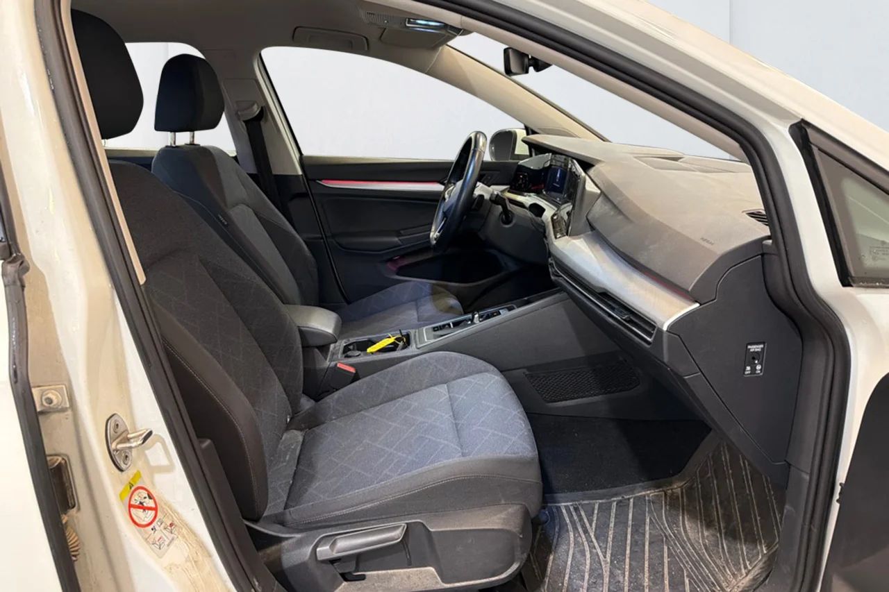 Volkswagen Golf SC 2.0 TDI Aut Värmare ACC Cockpit Rattvärme MOMS – bild 7 av 10