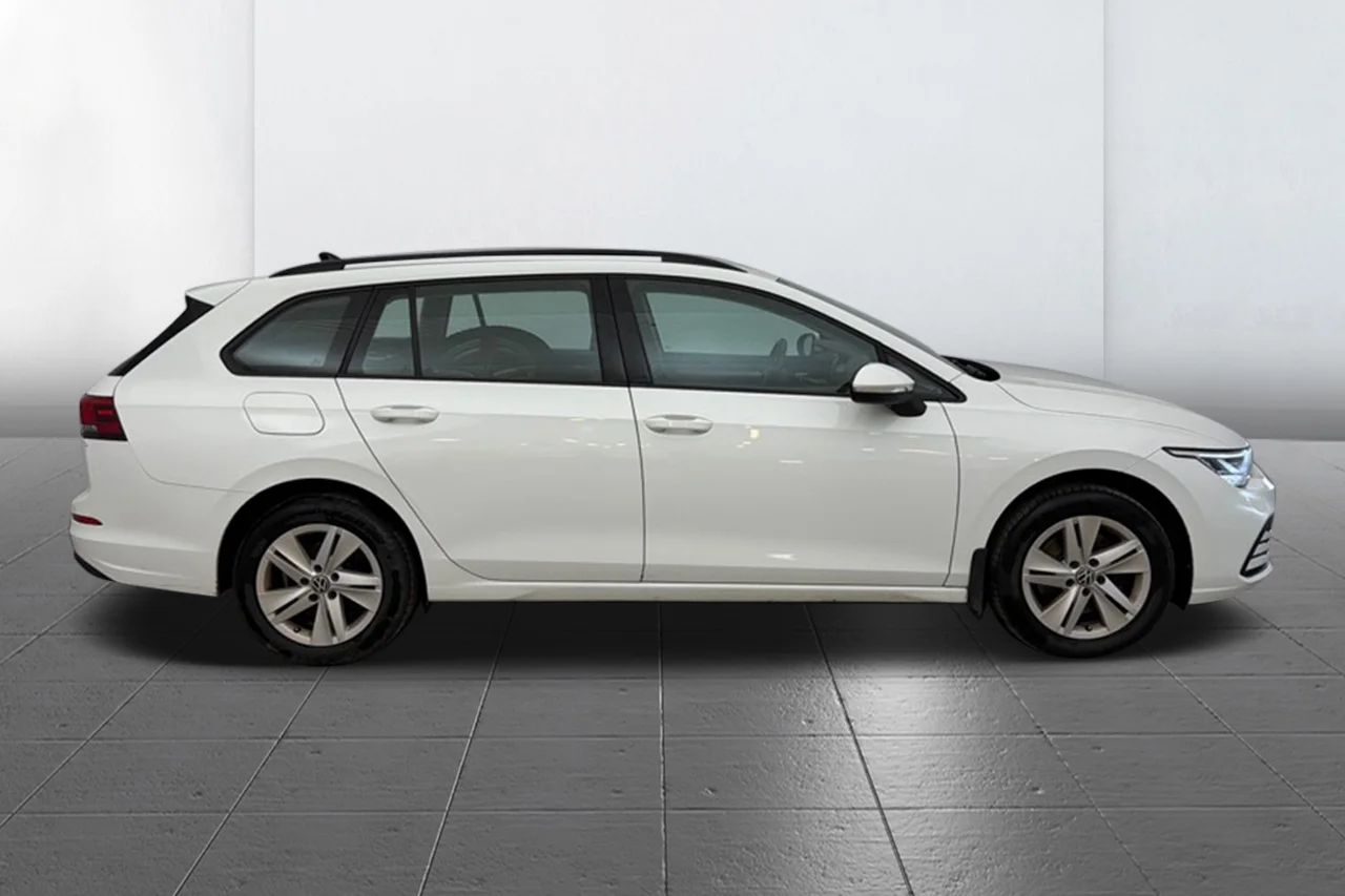 Volkswagen Golf SC 2.0 TDI Aut Värmare ACC Cockpit Rattvärme MOMS – bild 4 av 10