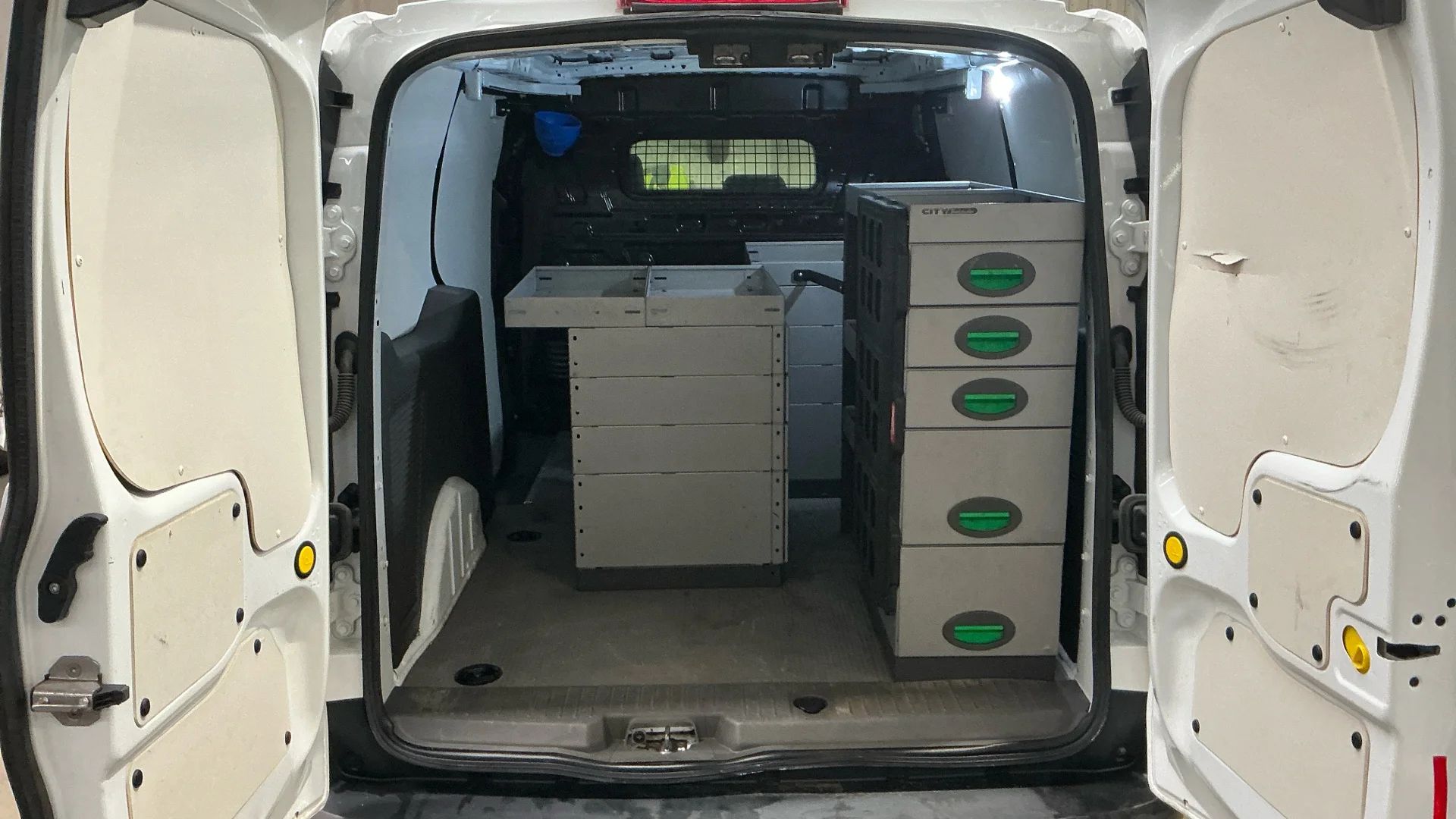 Ford Transit Connect LWB 1.5 EcoBlue Aut Värmare Kamera SYNC3 MOMS – bild 7 av 10