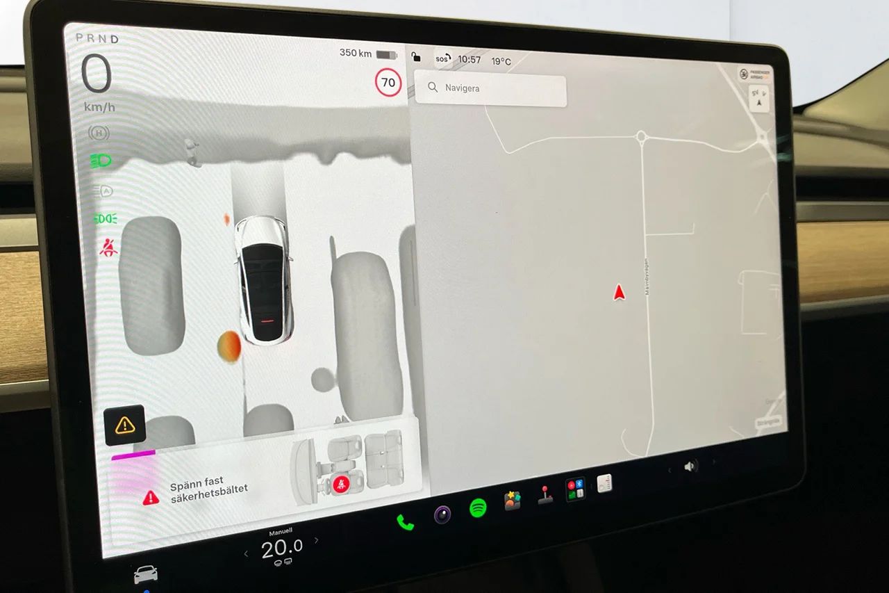 Tesla Model Y Long Range AWD Premium Pano V-Pump AI-Dator 514hk – bild 10 av 15