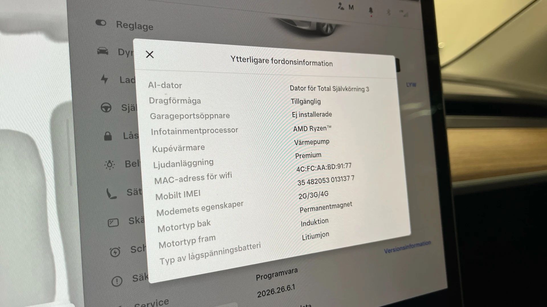 Tesla Model Y Long Range AWD Premium Pano V-Pump AI-Dator 514hk – bild 12 av 15