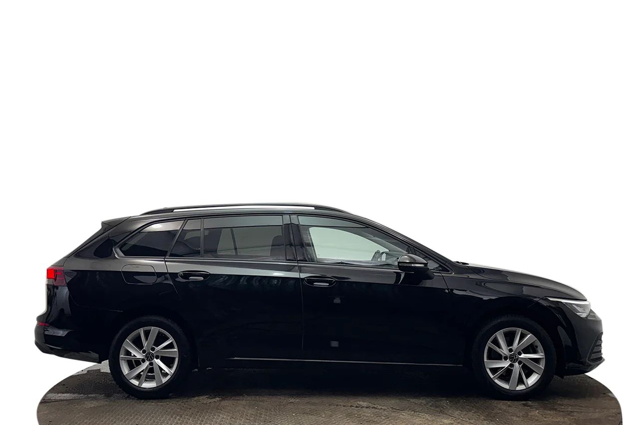 Volkswagen Golf SC 1.5 eTSI Automat Drag Cockpit Kamera MOMS 150hk – bild 4 av 35