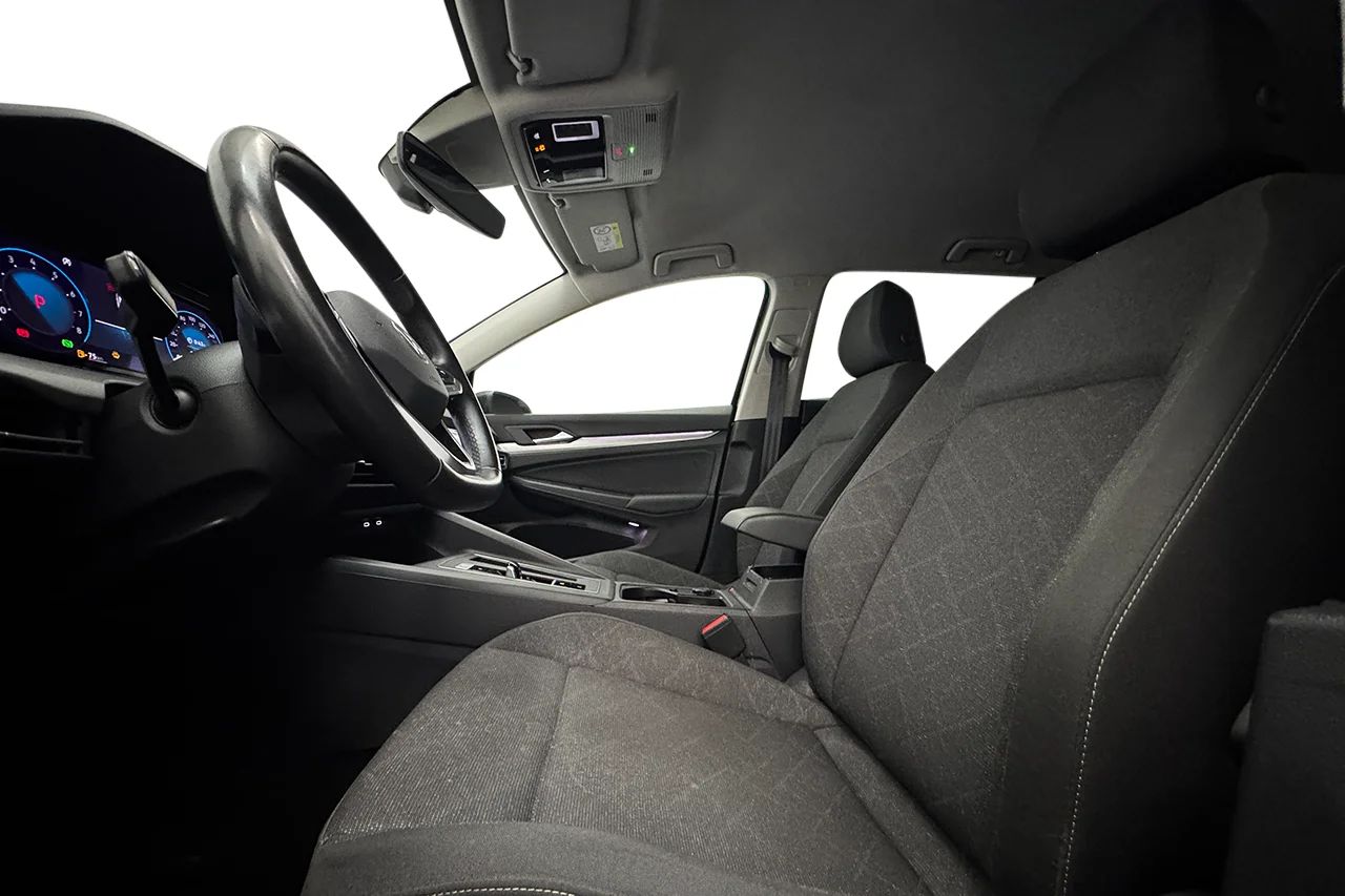 Volkswagen Golf SC 1.5 eTSI Automat Drag Cockpit Kamera MOMS 150hk – bild 11 av 35