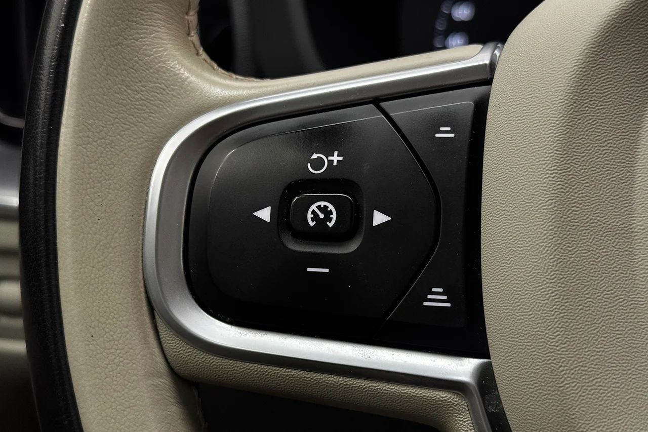 Volvo XC60 T5 Geartronic Momentum Adv SE II Navi 250hk – bild 18 av 33