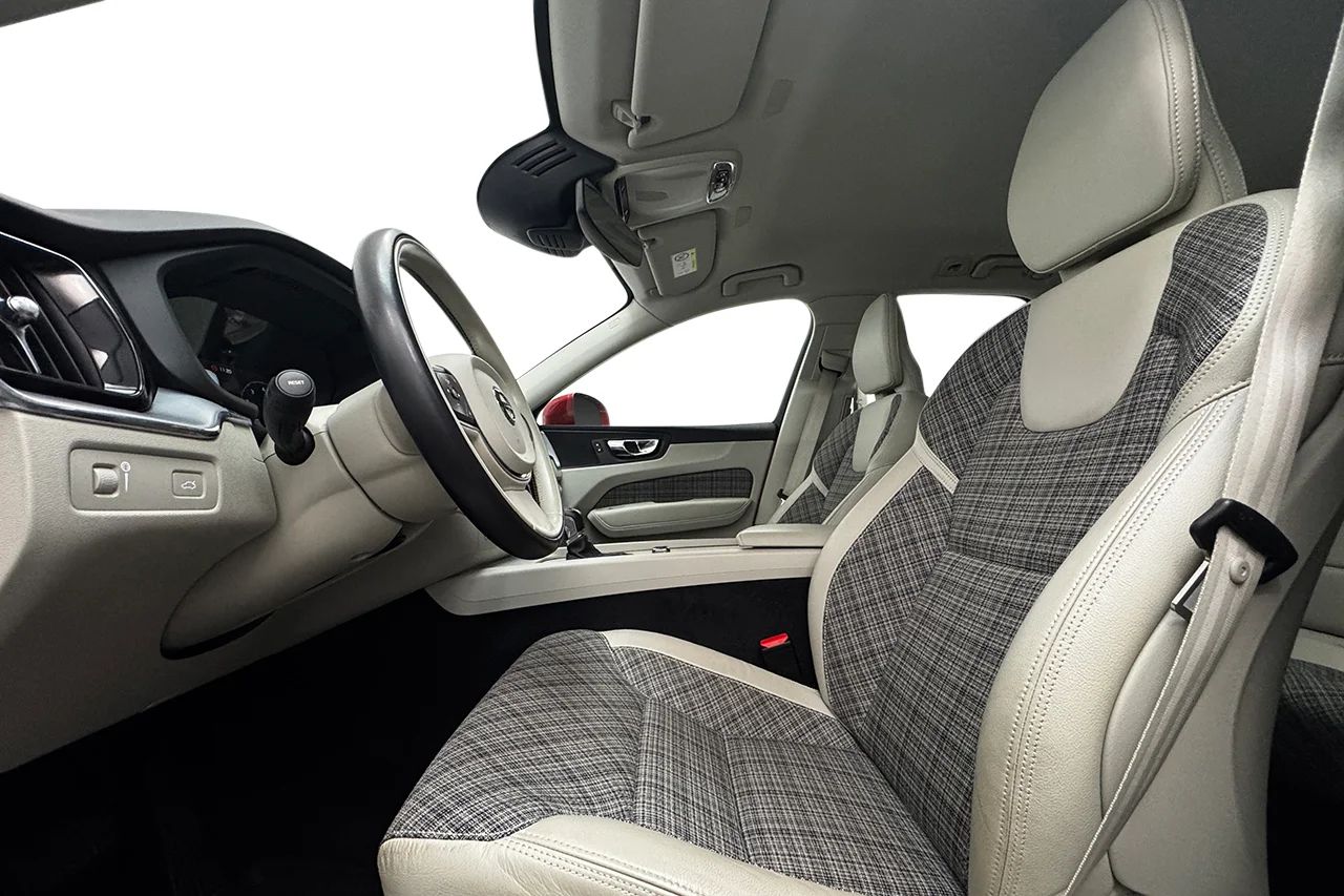 Volvo XC60 T5 Geartronic Momentum Adv SE II Navi 250hk – bild 11 av 33