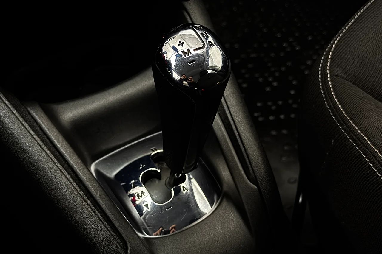 Peugeot 208 1.2 PureTech Pekskärm Farthållare 82hk – bild 22 av 25