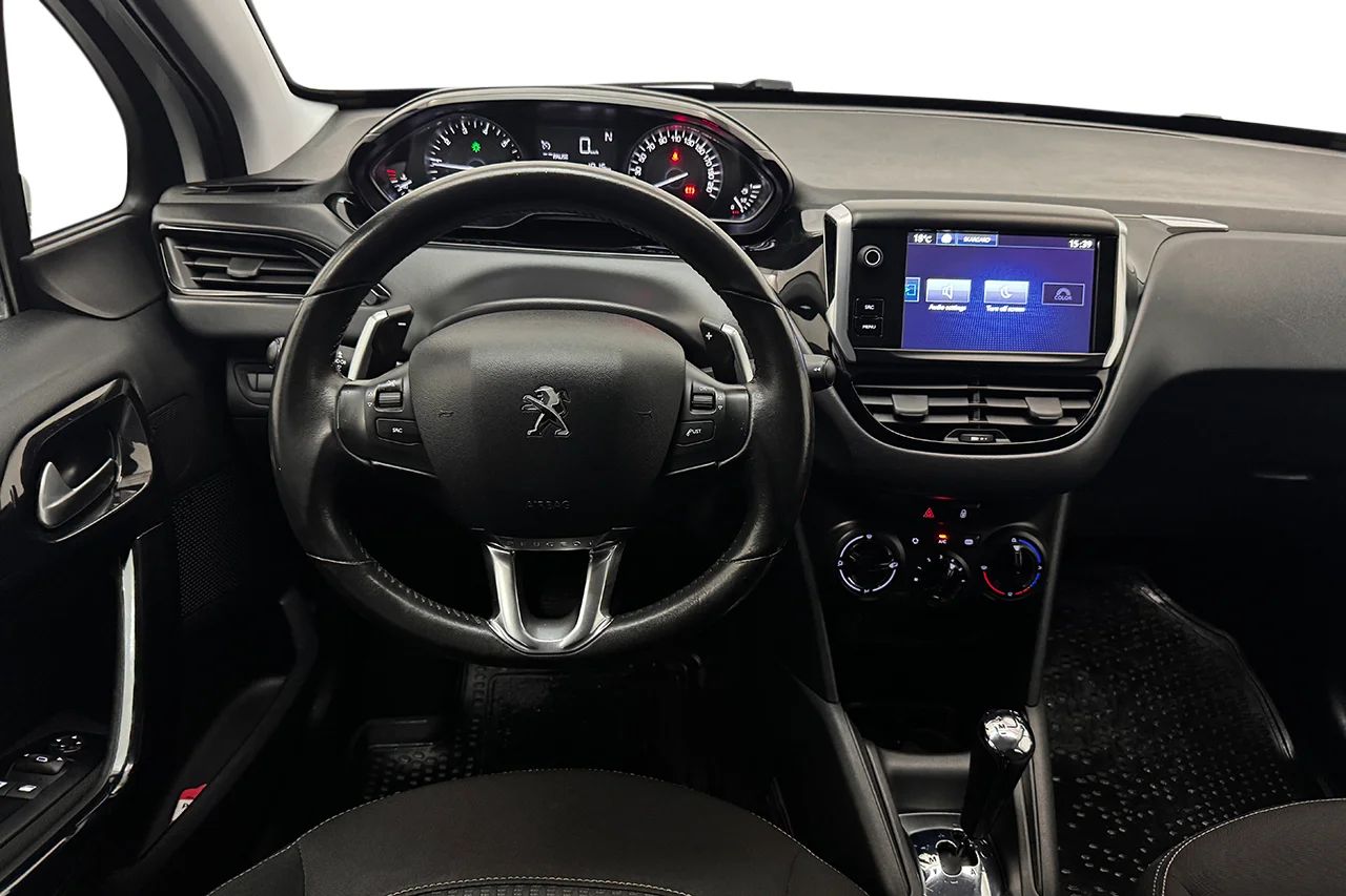 Peugeot 208 1.2 PureTech Pekskärm Farthållare 82hk – bild 16 av 25