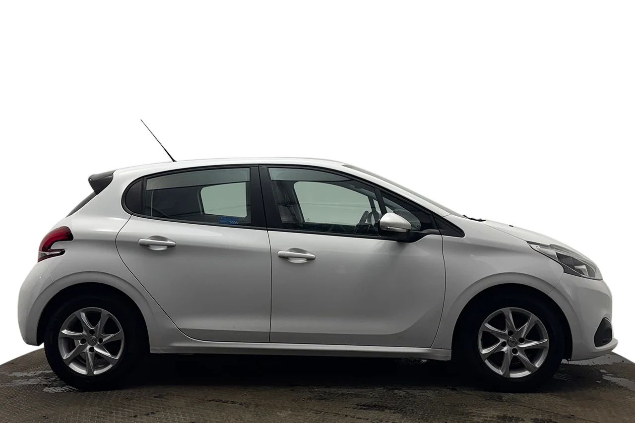 Peugeot 208 1.2 PureTech Pekskärm Farthållare 82hk – bild 4 av 25