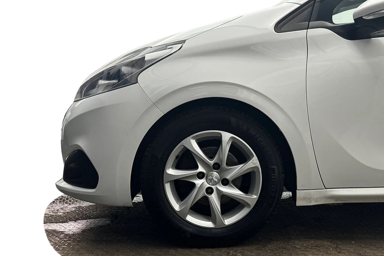 Peugeot 208 1.2 PureTech Pekskärm Farthållare 82hk – bild 10 av 25