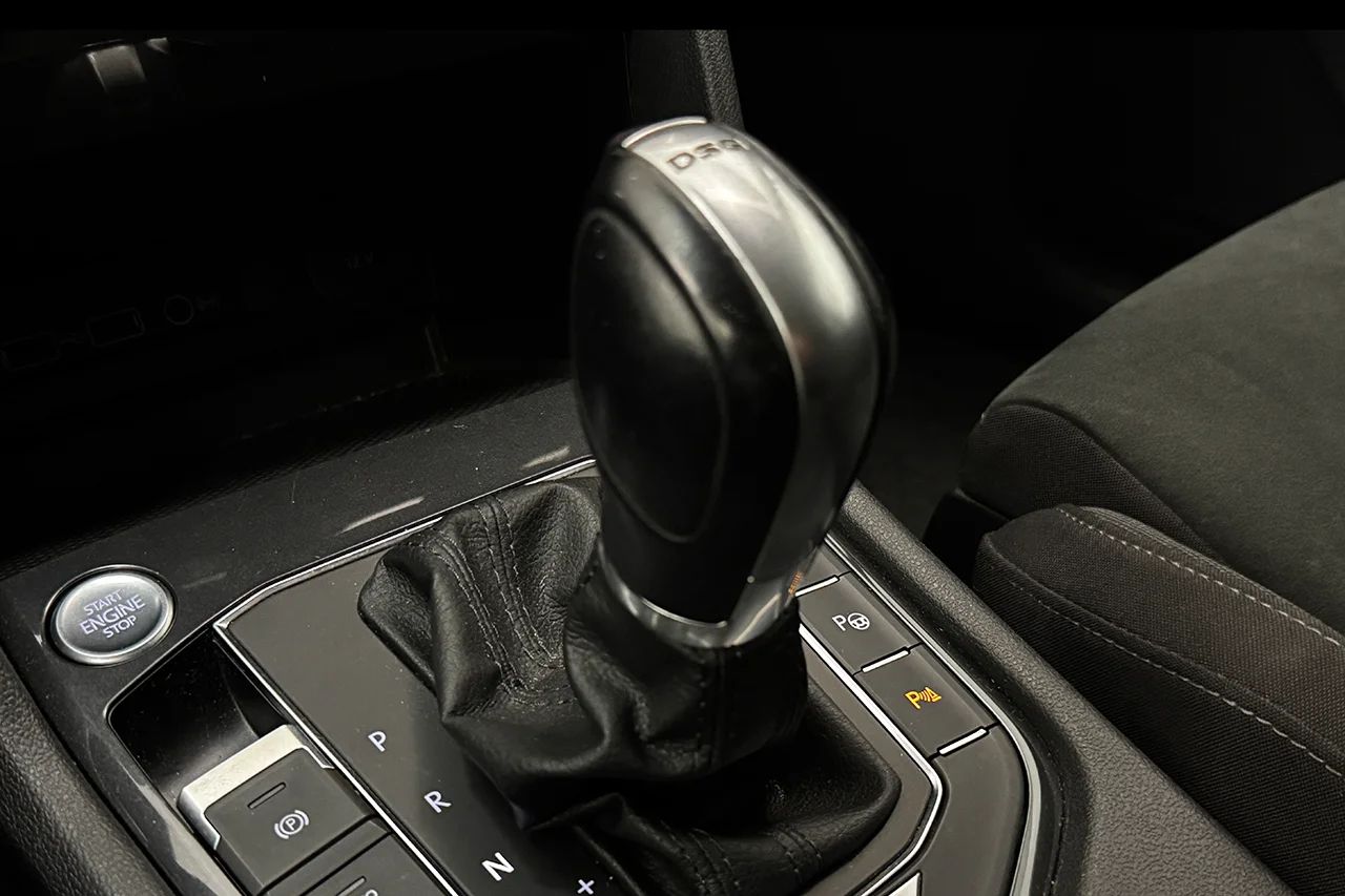Volkswagen Tiguan Allspace 2.0 TDI 4M GT R-Line Premium 5sits Drag Värmare Cockpit MOMS – bild 23 av 33