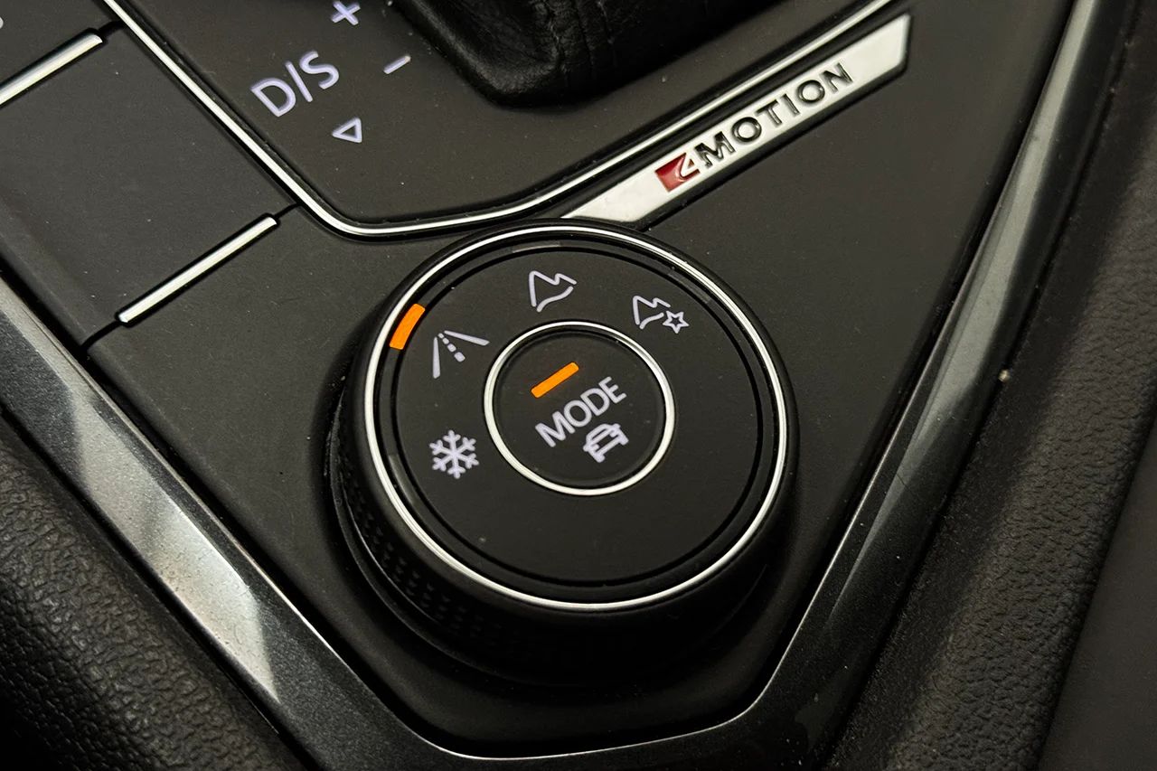 Volkswagen Tiguan Allspace 2.0 TDI 4M GT R-Line Premium 5sits Drag Värmare Cockpit MOMS – bild 27 av 33