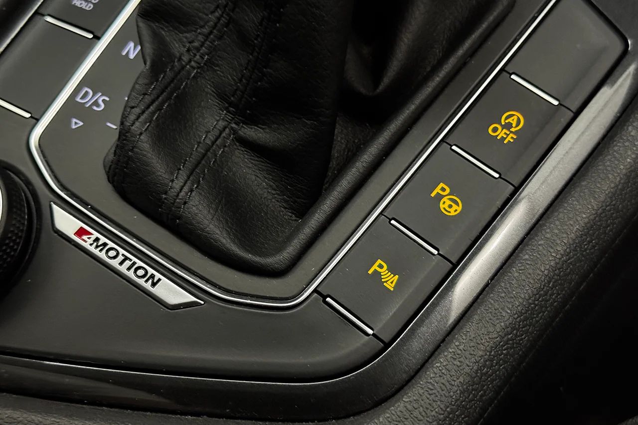 Volkswagen Tiguan Allspace 2.0 TDI 4M GT R-Line Premium 5sits Drag Värmare Cockpit MOMS – bild 25 av 33