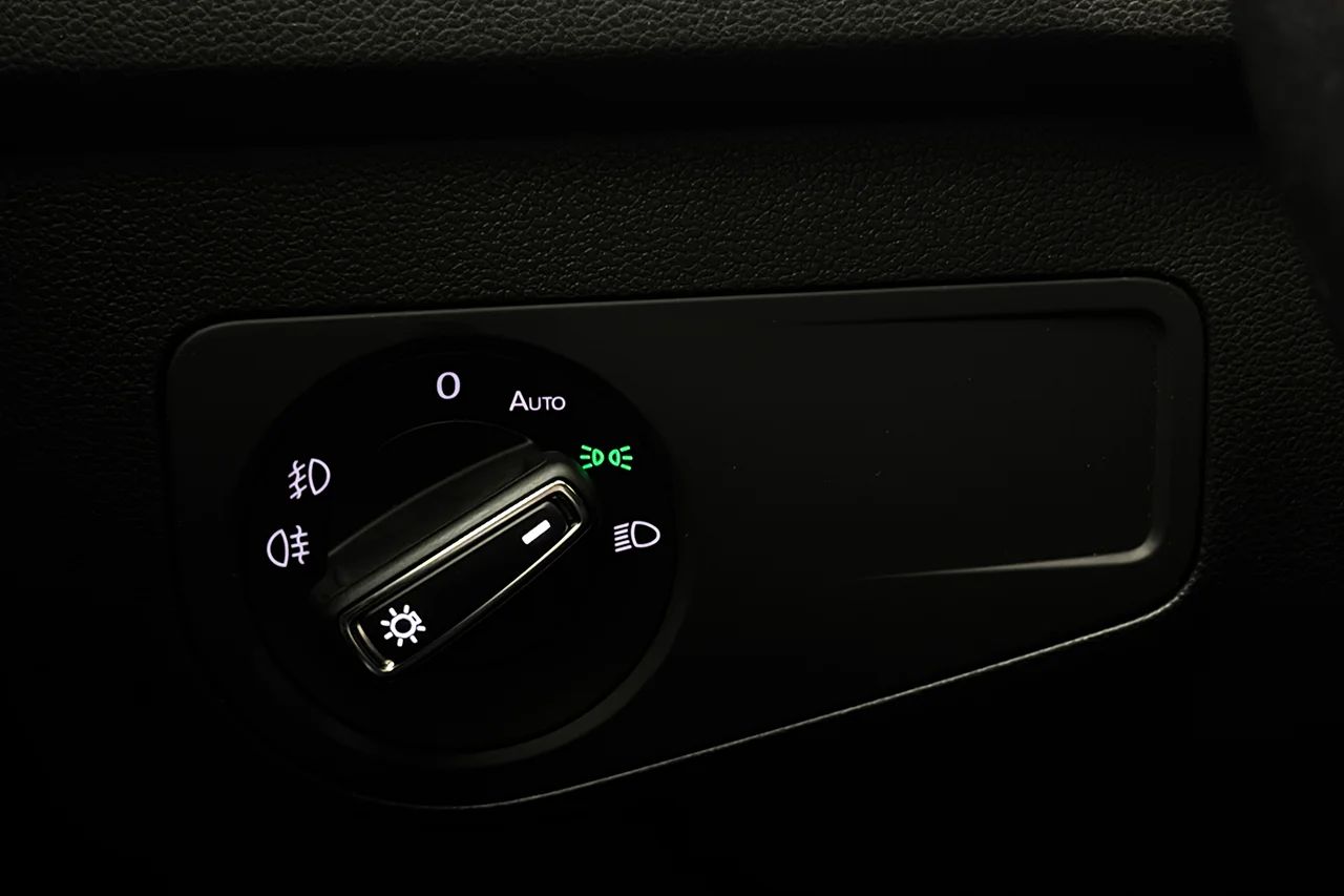 Volkswagen Tiguan Allspace 2.0 TDI 4M GT R-Line Premium 5sits Drag Värmare Cockpit MOMS – bild 28 av 33