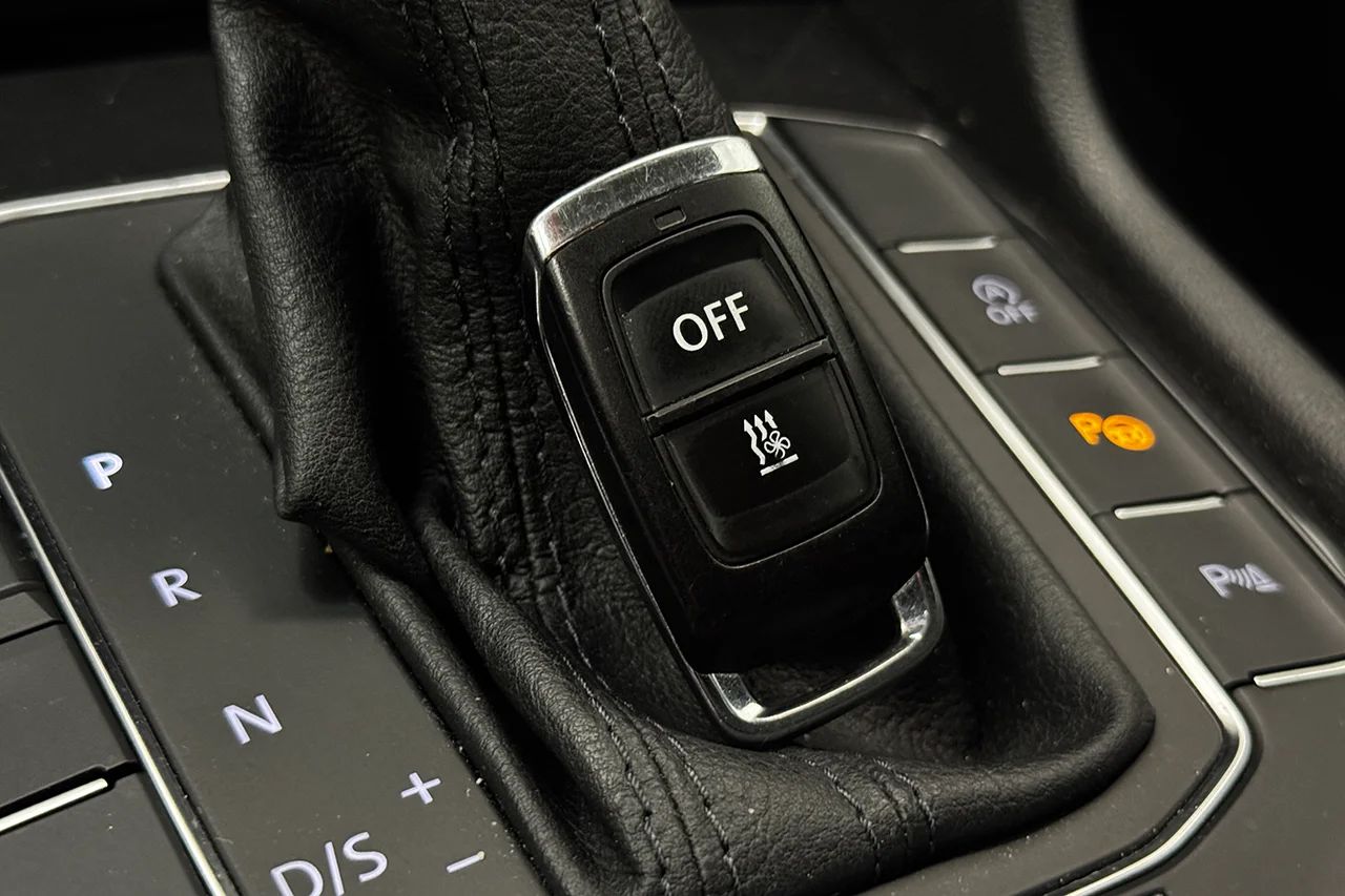 Volkswagen Tiguan Allspace 2.0 TDI 4M GT R-Line Premium 5sits Drag Värmare Cockpit MOMS – bild 26 av 33
