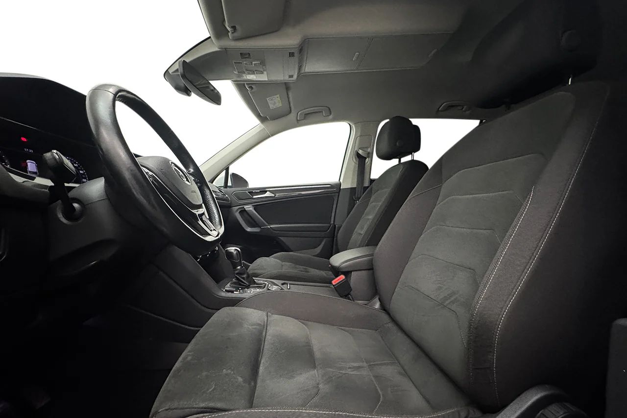 Volkswagen Tiguan Allspace 2.0 TDI 4M GT R-Line Premium 5sits Drag Värmare Cockpit MOMS – bild 11 av 33