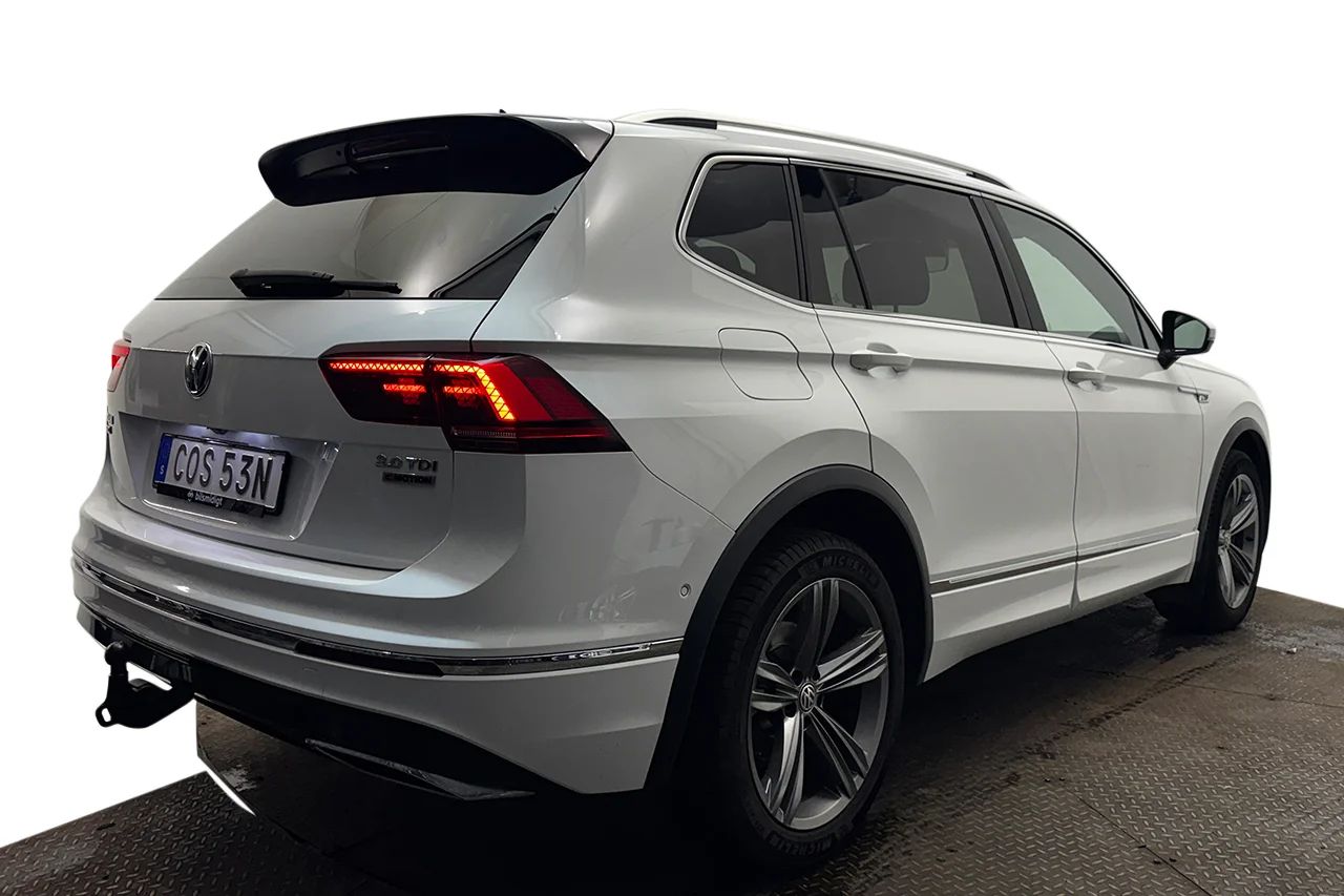 Volkswagen Tiguan Allspace 2.0 TDI 4M GT R-Line Premium 5sits Drag Värmare Cockpit MOMS – bild 5 av 33