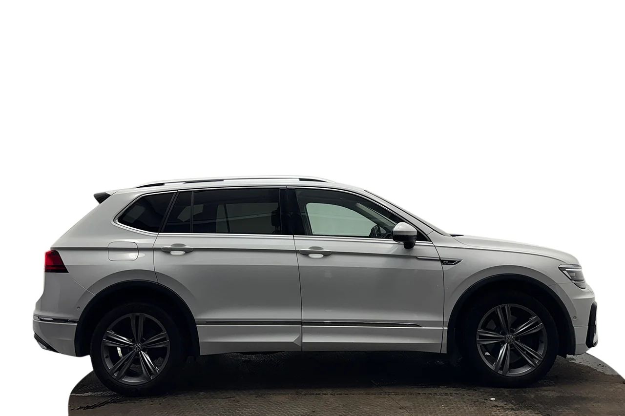 Volkswagen Tiguan Allspace 2.0 TDI 4M GT R-Line Premium 5sits Drag Värmare Cockpit MOMS – bild 4 av 33