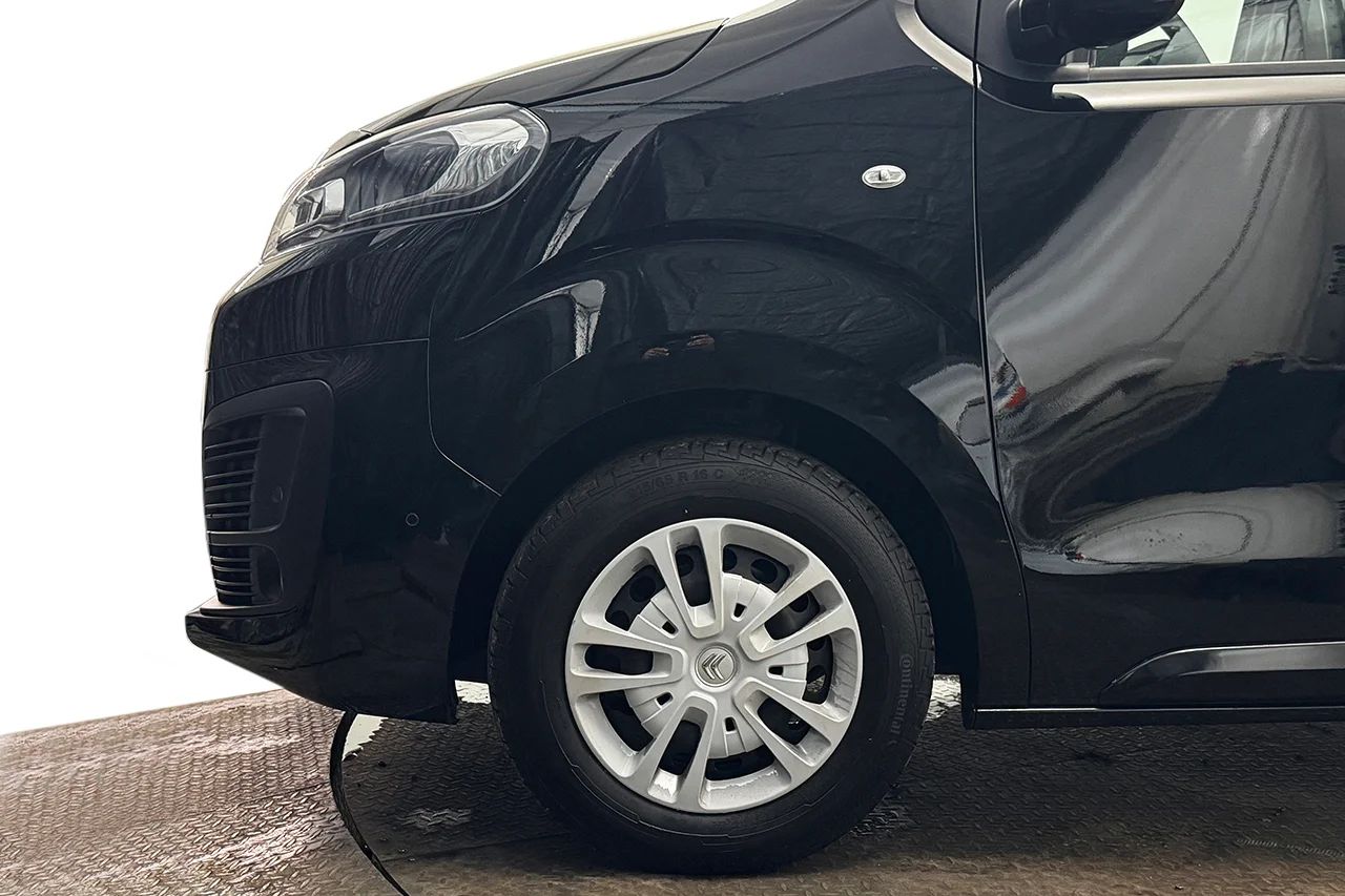 Citroën Jumpy 1.5 BlueHDi Kamera P-Sens Värmare 3-sits Delläder 102hk – bild 10 av 29