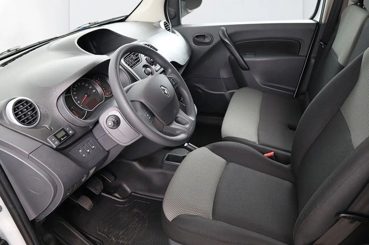 Renault Mégane GT Grandtour 1.6 TCe 205hk Aut 4Control Navi Skinn – bild 5 av 9