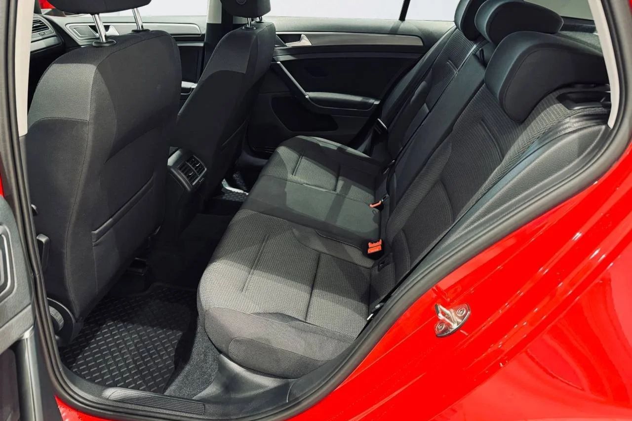 Volkswagen Golf 1.5 TGI Aut CNG AdaptivFarth P-Sens Clima 130hk – bild 9 av 12