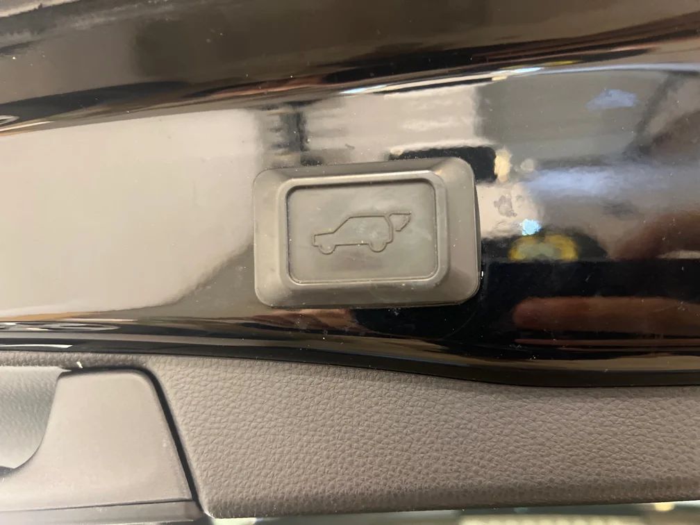 Toyota RAV4 Hybrid AWD-i Executive Premium Läder Elsäten Navi 360° JBL 222hk – bild 13 av 13