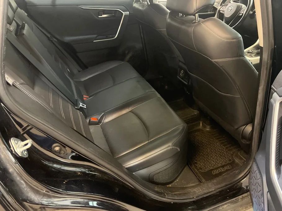 Toyota RAV4 Hybrid AWD-i Executive Premium Läder Elsäten Navi 360° JBL 222hk – bild 8 av 13