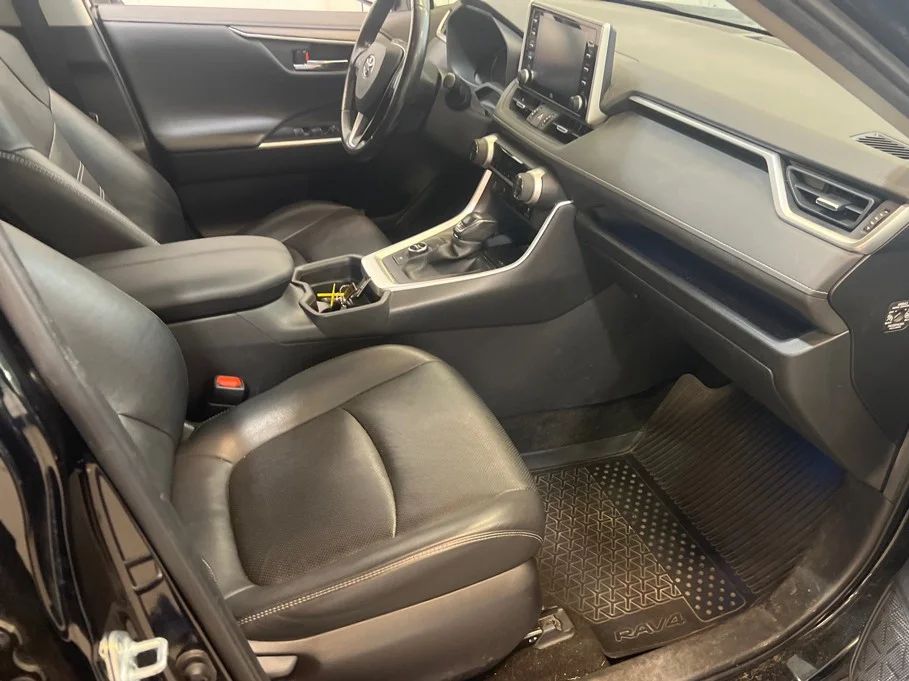 Toyota RAV4 Hybrid AWD-i Executive Premium Läder Elsäten Navi 360° JBL 222hk – bild 7 av 13