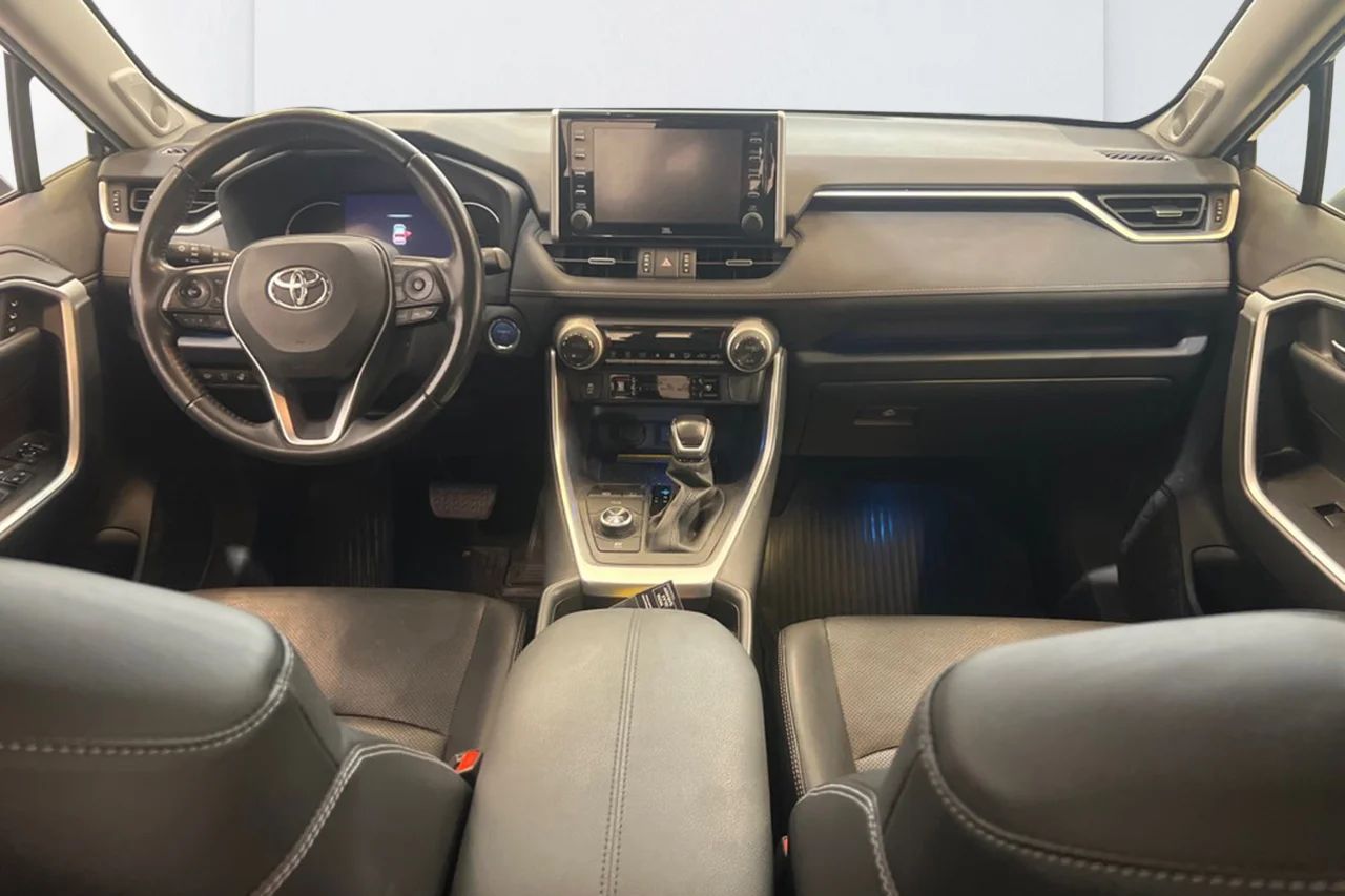 Toyota RAV4 Hybrid AWD-i Executive Premium Läder Elsäten Navi 360° JBL 222hk – bild 10 av 13