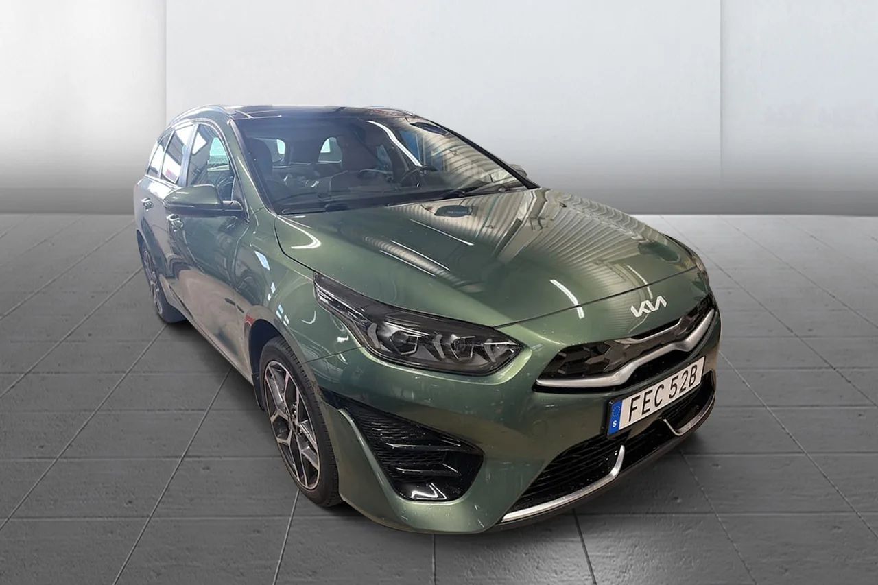 Kia Ceed SW Plug-in Advance Plus Drag Taklucka Läder Cockpit Navi 141hk – bild 3 av 5