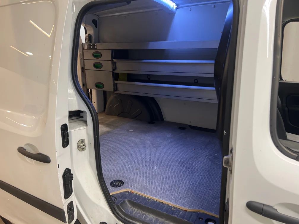Renault Kangoo ZE 33 kWh Batteriköpt Inredd Värmare MOMS 60hk – bild 7 av 8