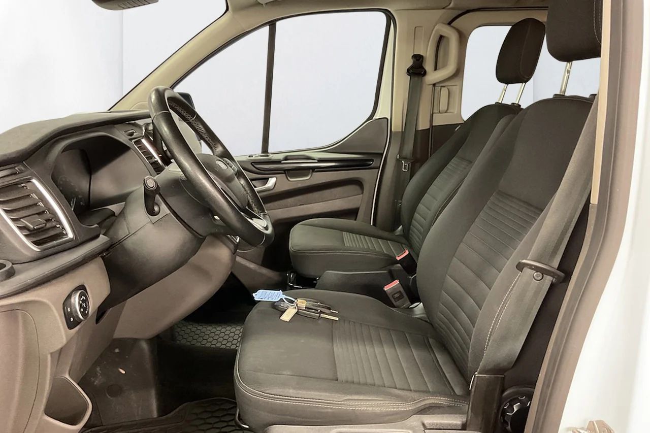 Ford Transit Custom 340 Crew 2.0 Aut 5sits Drag Kamera MOMS 170hk – bild 6 av 9